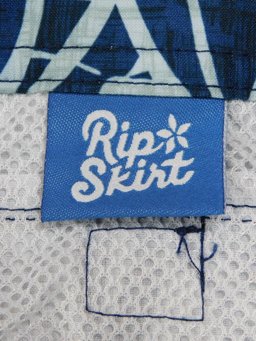 Ripskirt Blue and White Hawaiian Palm Leaves Sport Skirt | Beach | EUC | Large - Picture 5 of 7